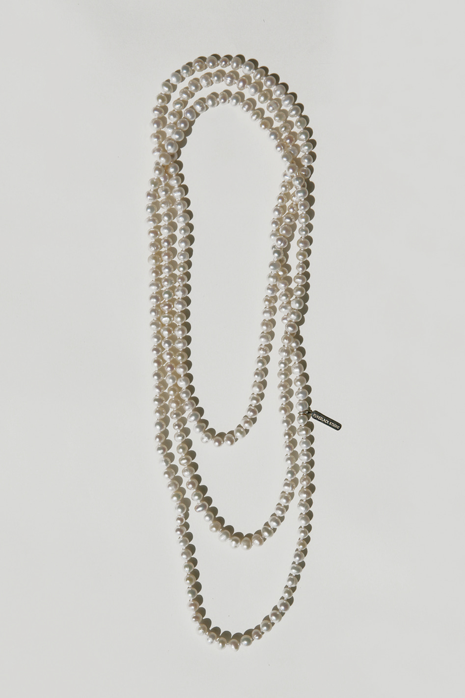 LONG CLASSIC PEARL NECKLACE